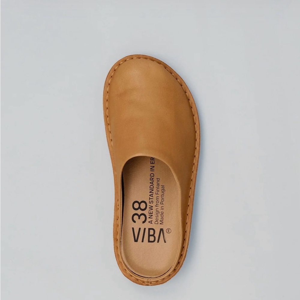 VIBAe leather slip-on’s